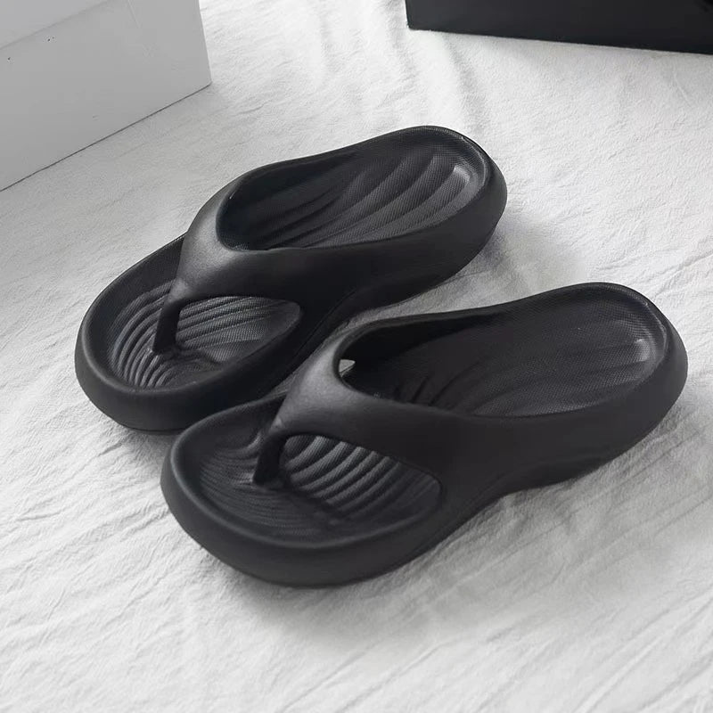 Bekväma flip-flops med tjock sula