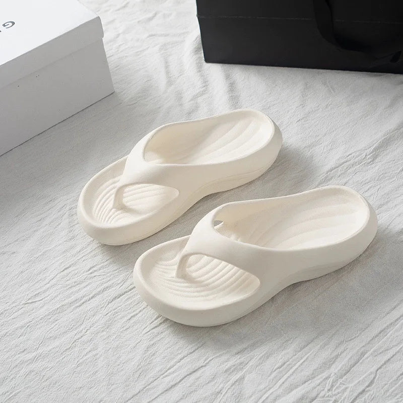 Bekväma flip-flops med tjock sula