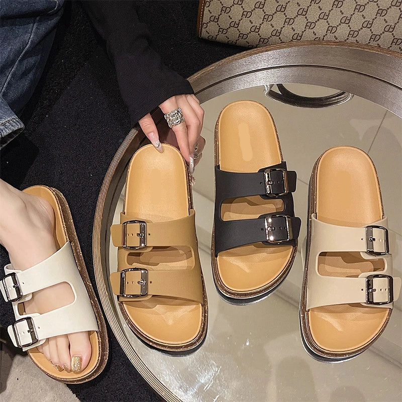 Bekväma sandaler med dubbla remmar