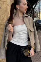 Elegant kort mockajacka med dragkedja
