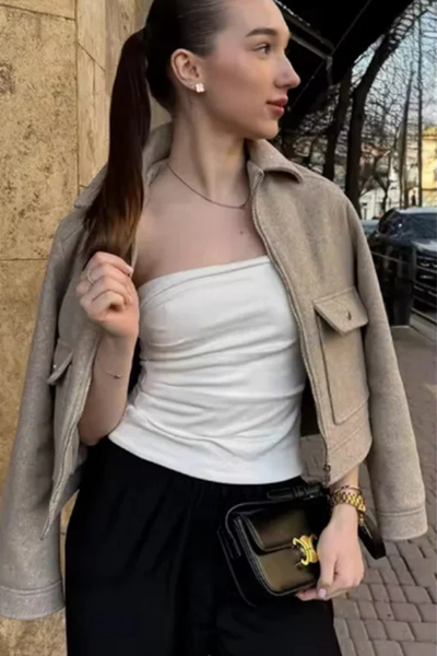 Elegant kort mockajacka med dragkedja
