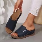 Zomerse zachte plateau slippers dames 2025 mode peeptoe wedges teenslippers vrouw lichte middelhoge hak casual strandschoenen
