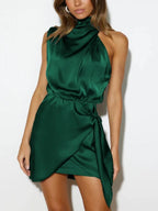 Lente Zomer Dames Satijnen Korte Jurk Mouwloos Staande Kraag Halter Luxe Temperament Vetersluiting Taille Slank Feestjurk
