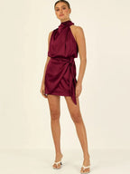 Lente Zomer Dames Satijnen Korte Jurk Mouwloos Staande Kraag Halter Luxe Temperament Vetersluiting Taille Slank Feestjurk