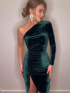 Elegant festklänning one-shoulder med asymmetrisk slits - Green