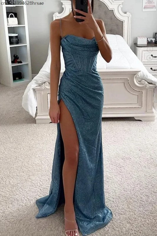 Elegant klänning bröllopsgäst maxilängd axelbandslös - Blue