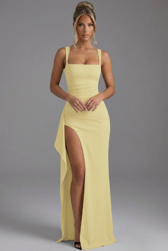 Elegant maxiklänning med fyrkantig hals och slits - Yellow