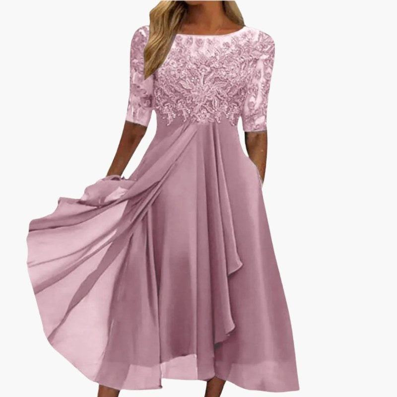 Elegant midiklänning med trekvarts ärm och spetsdetaljer - Pink