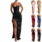 Damesmode, elegant ingerichte geplooide satijnen jurk met split, effen kleur, mouwloos, rugloze lange jurken, zomer satijnen feestjurk