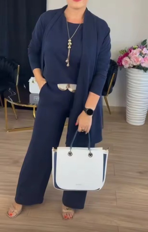 Elegant tvådelat set i mjuk stickad kvalitet - Blue