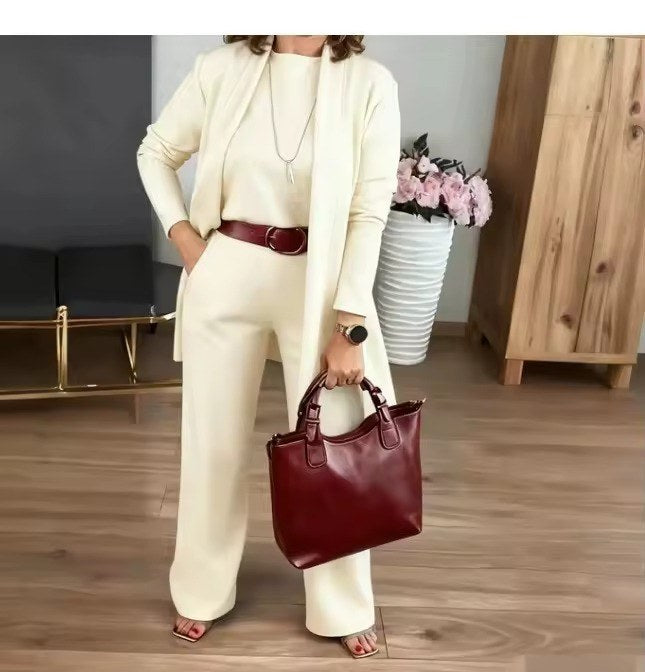 Elegant tvådelat set i mjuk stickad kvalitet - Cream