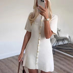 Witte elegante gebreide mini-jurk voor vrouwen metalen knop sexy slanke rib trui jurk vakantie feestoutfits herfst 2024 nieuw
