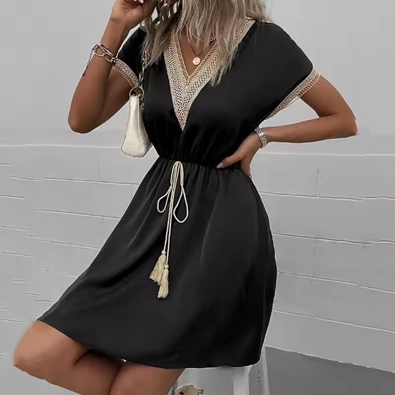 Luftig sommarklänning kortärmad v-ringad midilängd elegant - Black